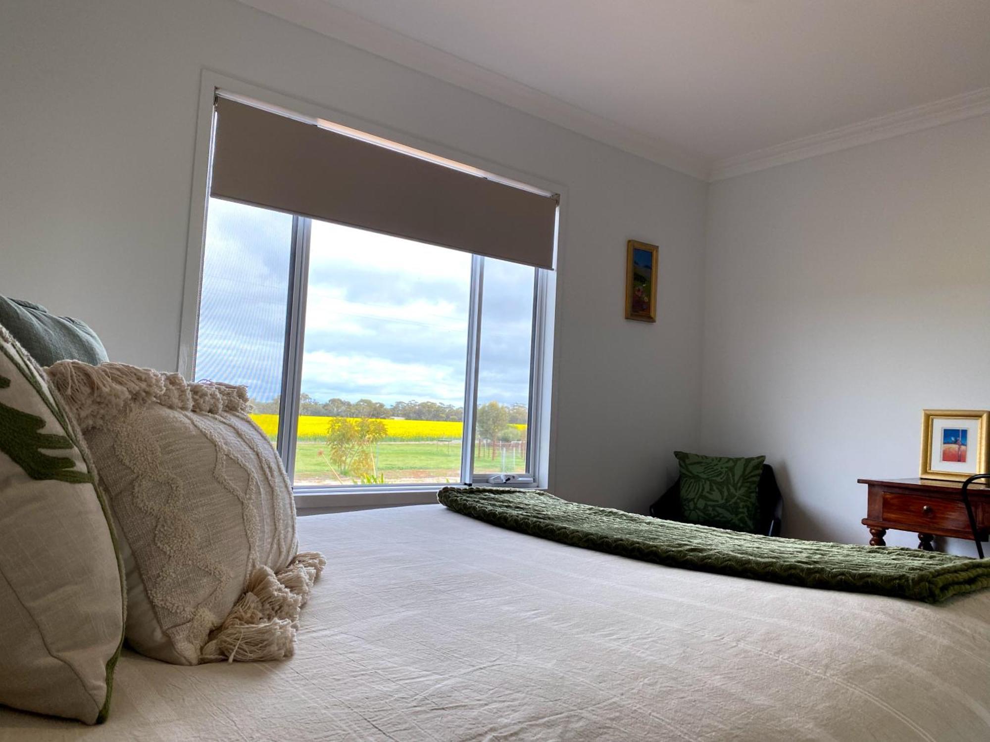 The Mains Guest House 2 Bedroom Farm Stay Corrigin Esterno foto